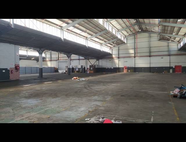 2,400M² WAREHOUSE TO LET IN EPPING INDUSTRIAL